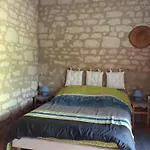 بيت ضيافة Les Caves