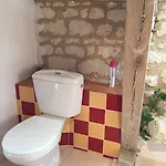 بيت ضيافة Les Caves