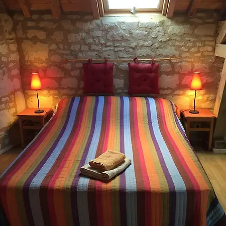 Pensionat Les Caves Ambillou-Château