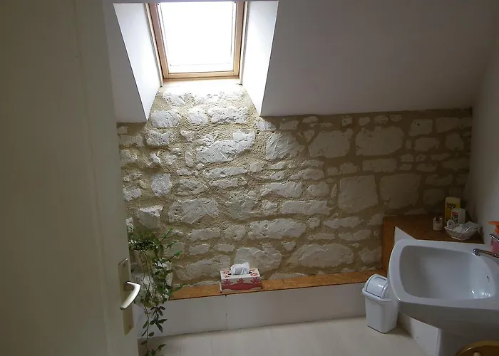 Les Caves Ambillou-Château