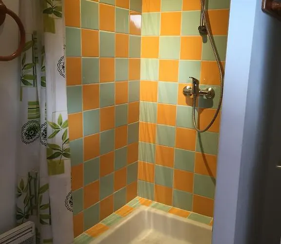 Гостевой дом Les Caves 3*