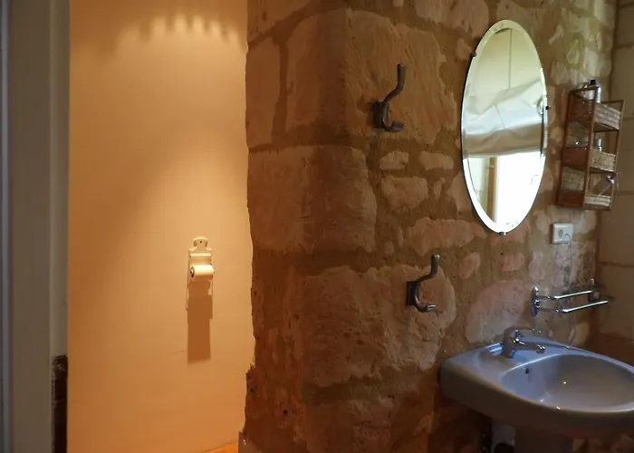 Les Caves Πανσιόν Ambillou-Château