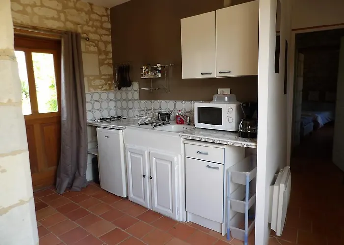 Les Caves Πανσιόν Ambillou-Château